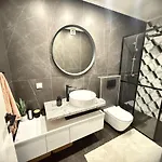Anoi- Modern With Irresistible Sea View Apartment
