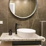 Anoi- Modern With Irresistible Sea View Apartment