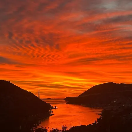 Anoi, Dubrovnik- Free Parking & Terrace With A View Daire *