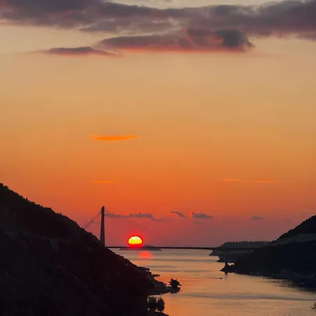 Anoi- Modern With Irresistible Sea View Prijevor