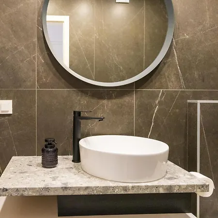 Anoi- Modern With Irresistible Sea View Apartment
