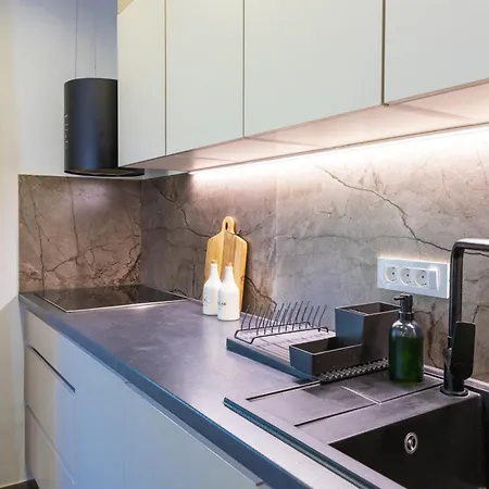 Anoi- Modern With Irresistible Sea View Apartment