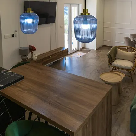 Anoi- Modern With Irresistible Sea View Apartment