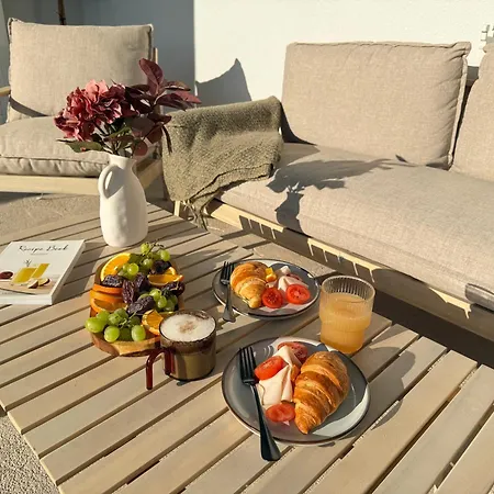 Anoi- Modern With Irresistible Sea View Apartment