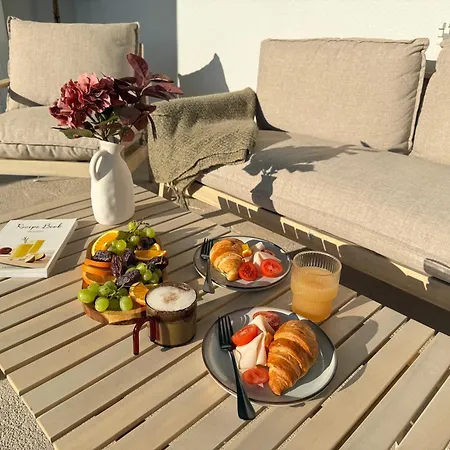 Anoi- Modern With Irresistible Sea View Apartment